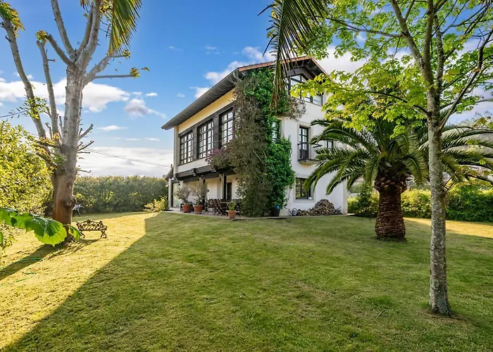 Casa Alloru En Chalet Andrín
