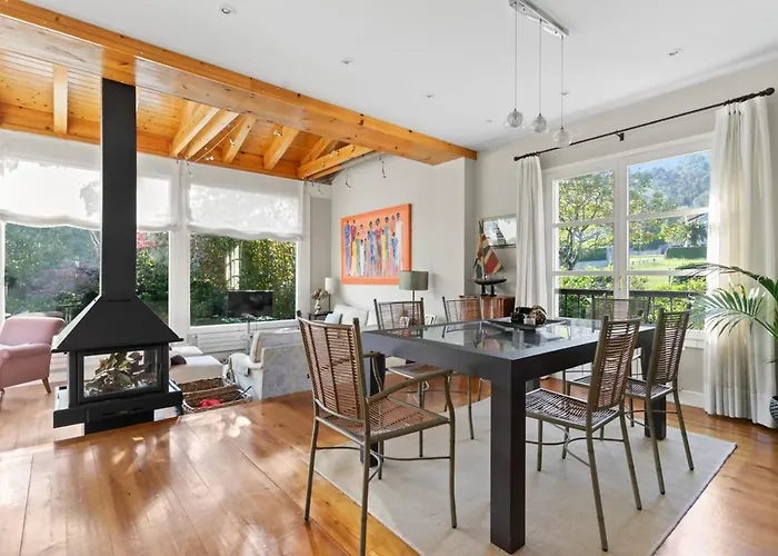 Casa Alloru En Chalet Andrín